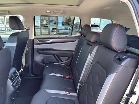 New 2026 Volkswagen Atlas Peak Edition image 14