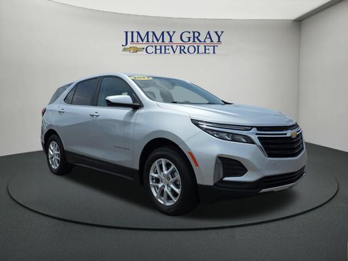 Used 2022 Chevrolet Equinox LT w/ Driver Convenience Package FWD image 7