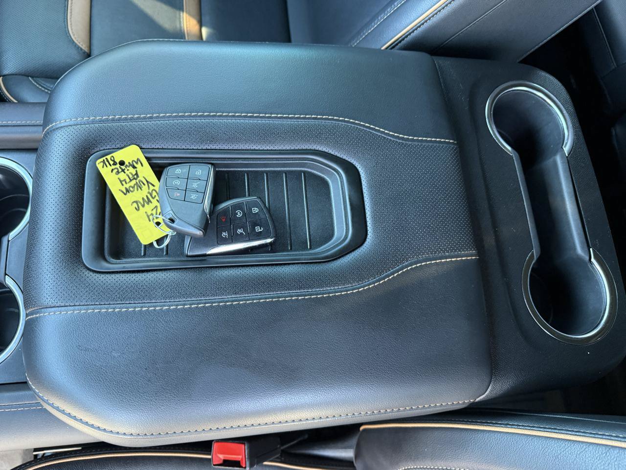 Used 2024 GMC Yukon AT4 w/ Technology Package AWD/4WD image 49