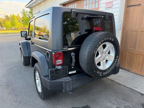 Used 2015 Jeep Wrangler Sport w/ Quick Order Package 24S AWD/4WD image 5