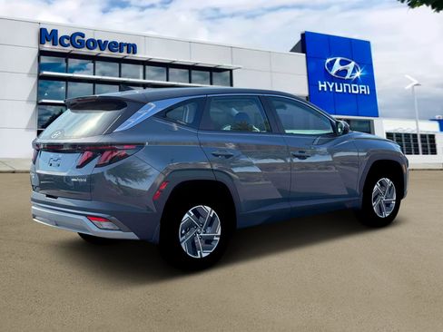 New 2026 Hyundai Tucson Blue SE image 8