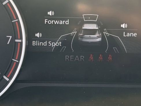 Used 2021 Nissan Rogue SL FWD image 9
