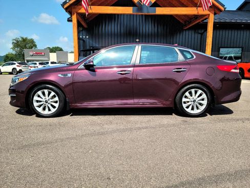 Used 2018 Kia Optima LX w/ 17" Alloy Wheels Package FWD image 16