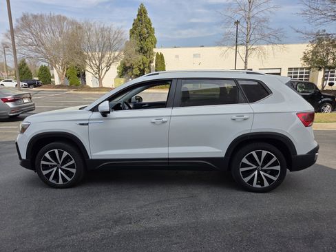 Used 2022 Volkswagen Taos SE image 8