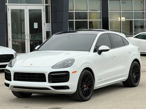 Used 2021 Porsche Cayenne GTS image 6