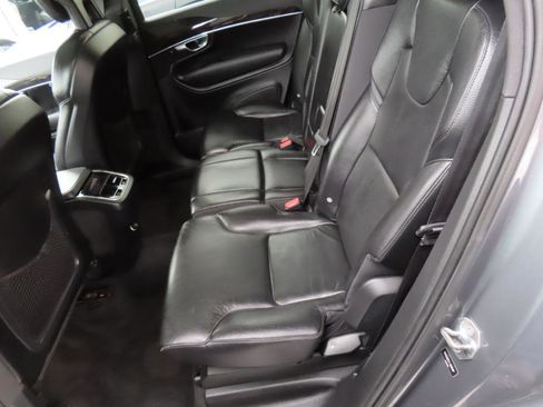 Used 2018 Volvo XC90 T6 Momentum w/ Convenience Package AWD/4WD image 10