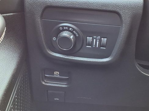 Certified 2023 Jeep Grand Cherokee L Laredo image 17