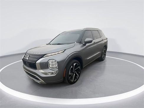 Used 2023 Mitsubishi Outlander SEL image 4
