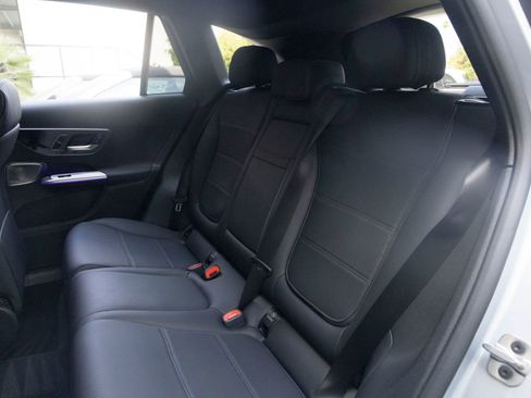 Used 2026 Mercedes-Benz GLC 300 image 18