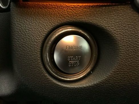 Used 2011 Mercedes-Benz E 550 4MATIC Sedan image 20