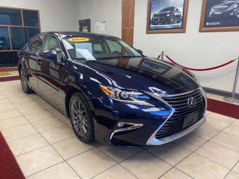 Used 2018 Lexus ES 350 w/ Premier Package image 8