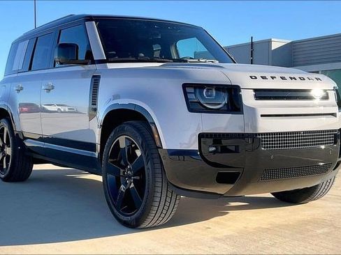 New 2026 Land Rover Defender 110 X-Dynamic SE image 2