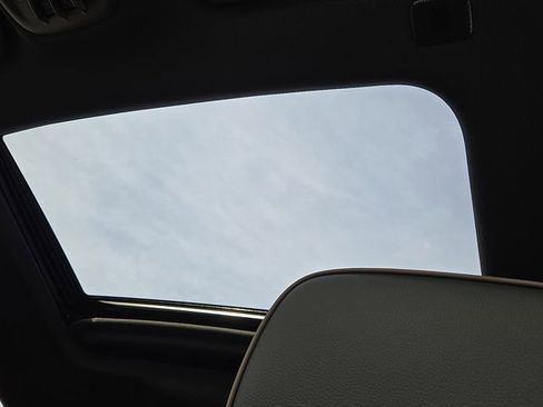 Used 2023 GMC Canyon Denali image 15