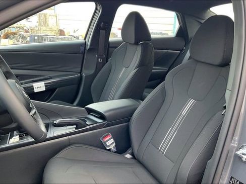 New 2026 Hyundai Elantra SEL Sport Premium FWD image 9