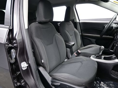 Used 2019 Jeep Compass Sport FWD image 14