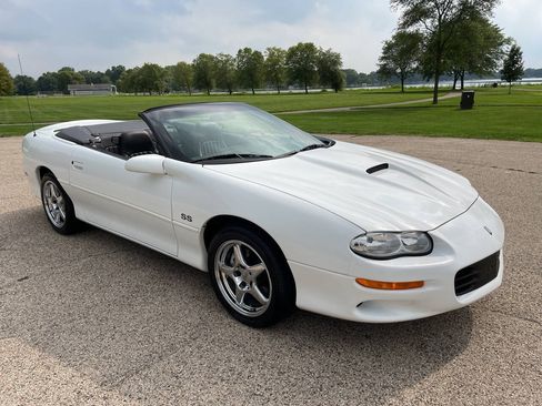 Used 2002 Chevrolet Camaro Z28 w/ SS Performance/Appearance Pkg RWD image 80