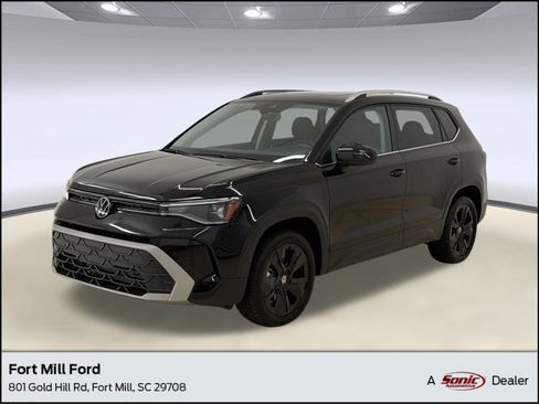 Used 2025 Volkswagen Taos SE w/ Panoramic Sunroof Package FWD image 1
