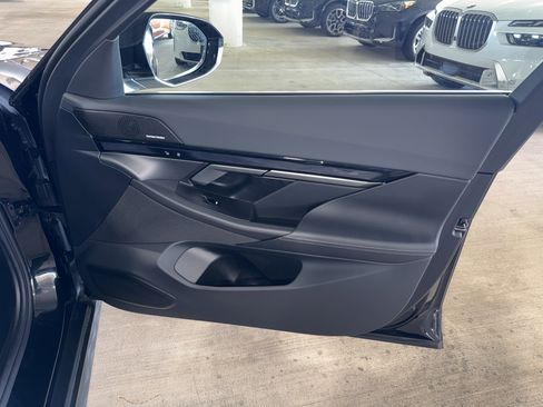 Certified 2024 BMW i5 eDrive40i w/ M Sport Package image 9