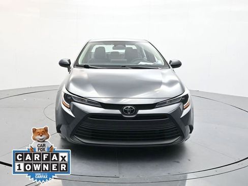 Used 2025 Toyota Corolla LE image 3