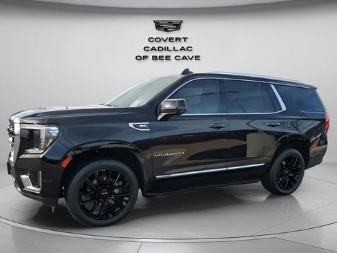 Used 2022 GMC Yukon SLT w/ SLT Premium Package image 4