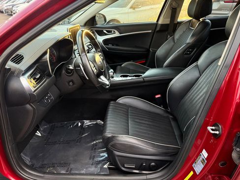 Used 2020 Genesis G70 2.0T image 14