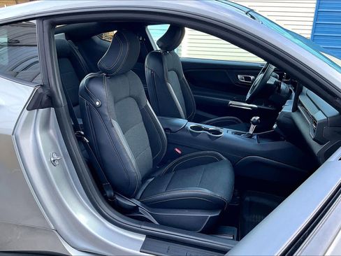 Certified 2025 Ford Mustang Coupe image 9