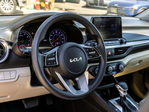 Used 2023 Kia Forte LXS w/ LXS Technology Package FWD image 21
