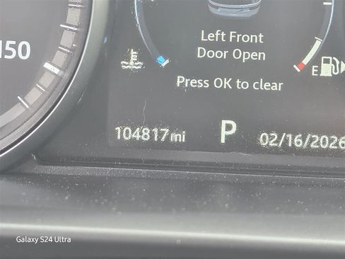 Used 2017 Land Rover Discovery HSE image 6