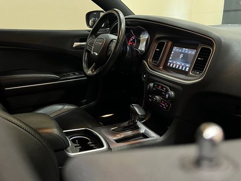 Used 2020 Dodge Charger SXT w/ Leather Interior Group RWD image 15