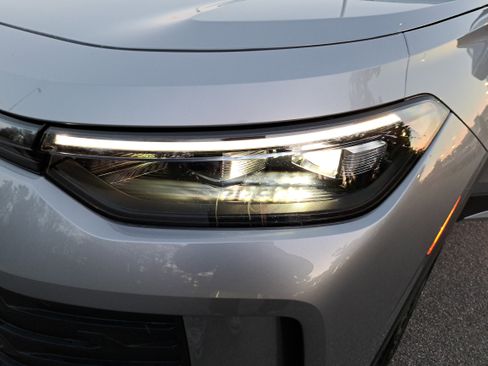 New 2026 Volkswagen Tiguan SE FWD image 28