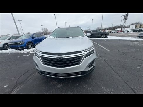 Used 2022 Chevrolet Equinox LT image 3