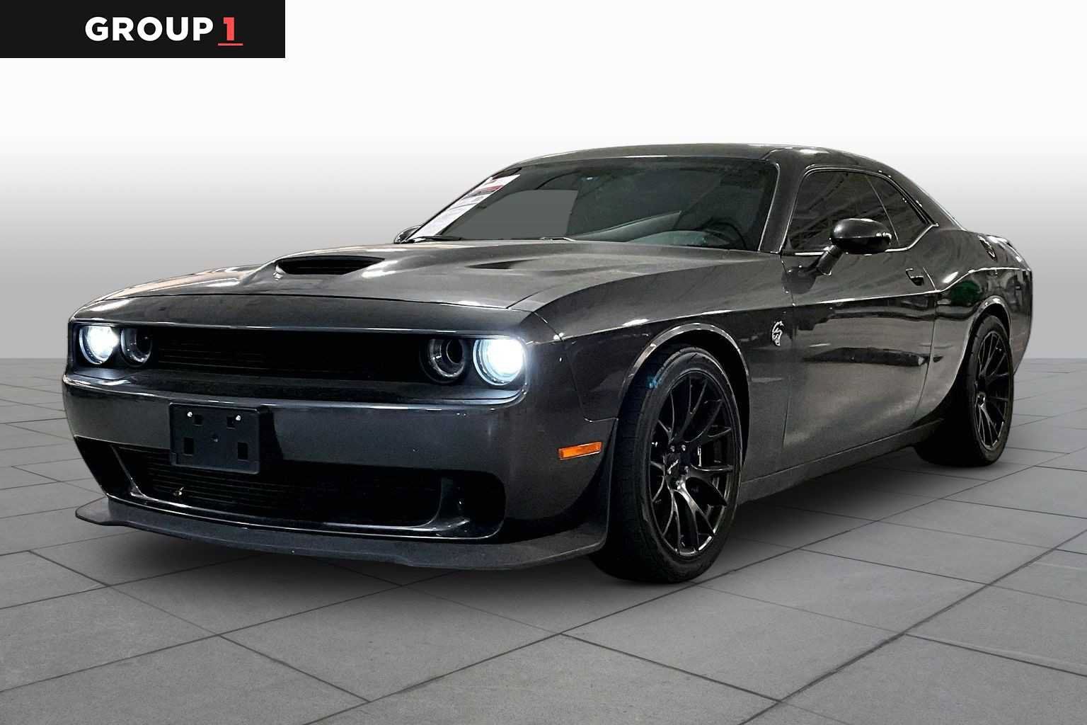 Used 2016 Dodge Challenger SRT Hellcat RWD image 1