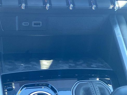 Used 2024 Chevrolet Colorado ZR2 w/ Technology Package image 24