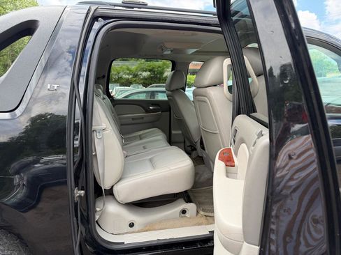 Used 2011 Chevrolet Avalanche LT AWD/4WD image 18