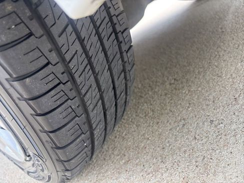 Used 2022 Toyota Corolla LE image 13