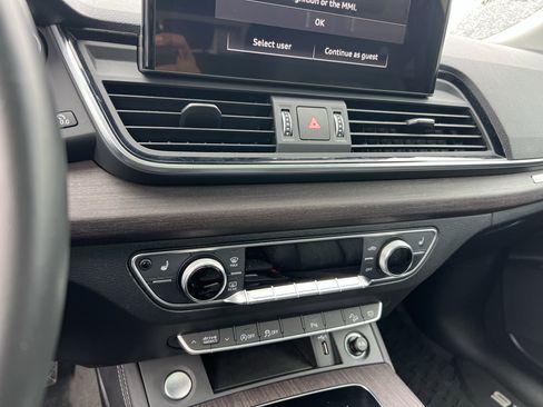 Used 2021 Audi Q5 Premium Plus w/ Premium Plus Package image 27