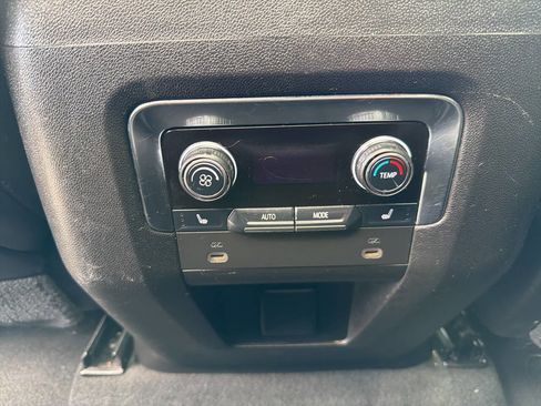 Used 2021 Chevrolet Tahoe LT w/ LT Signature Package image 24