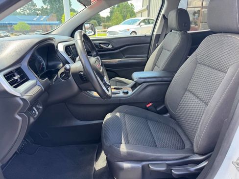 Used 2017 GMC Acadia SLE AWD/4WD image 16