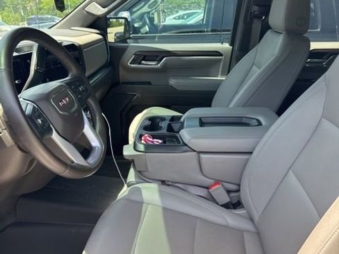 Used 2024 GMC Sierra 1500 SLT w/ X31 Off-Road Package AWD/4WD image 4