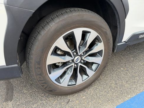 Used 2024 Subaru Outback Limited AWD/4WD image 11
