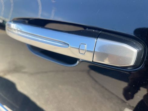 Used 2019 Cadillac Escalade ESV Platinum image 12