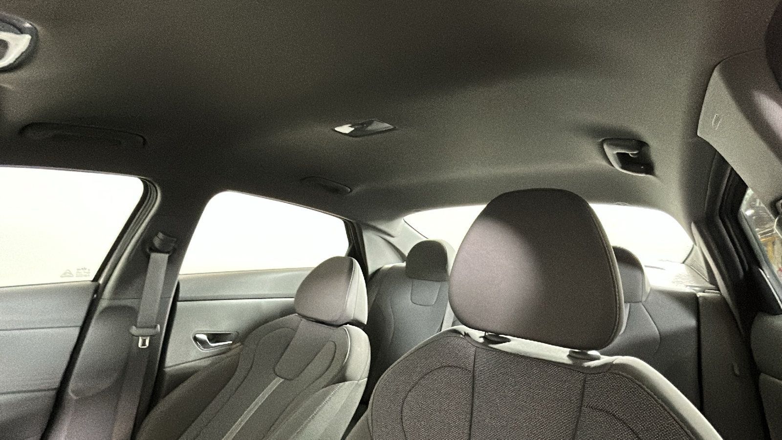 Certified 2024 Hyundai Elantra SE FWD image 17