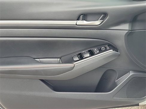 Certified 2024 Nissan Altima 2.0 SR image 23