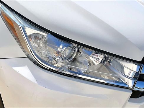 Used 2018 Toyota Highlander Plus image 25