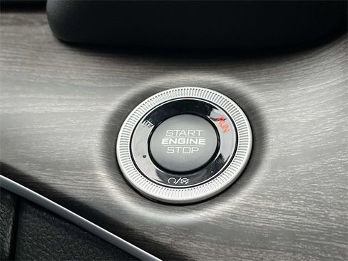 New 2025 Jeep Grand Cherokee Limited w/ Black Appearance Package image 30