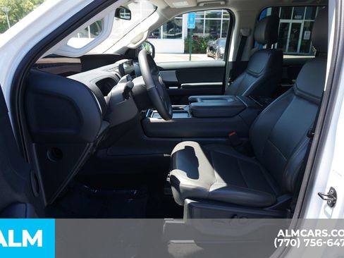 Used 2025 Ford Expedition Active AWD/4WD image 20