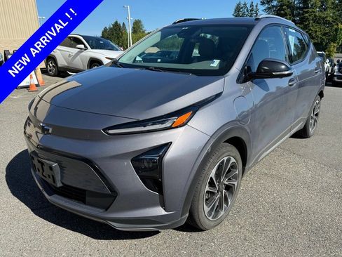 Used 2023 Chevrolet Bolt EUV Premier w/ Sun & Sound Package FWD image 1