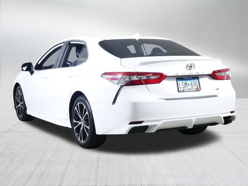 Used 2019 Toyota Camry SE image 5