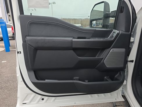 New 2025 Ford F150 Lariat w/ Equipment Group 501A Mid image 17