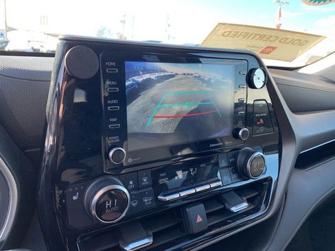 Used 2022 Toyota Highlander XLE image 21